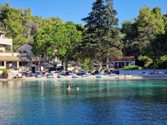 Blue cave Online-斯普利特必去景点