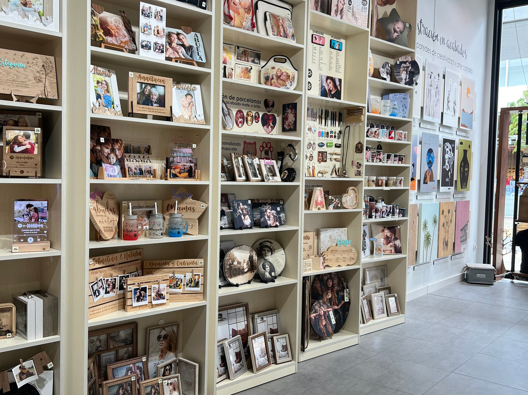 Alisios Shopping Mall景点图片