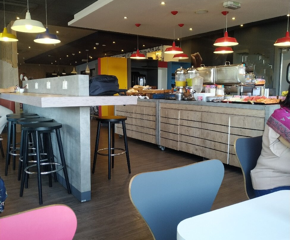 宜必思大坎普酒店主图