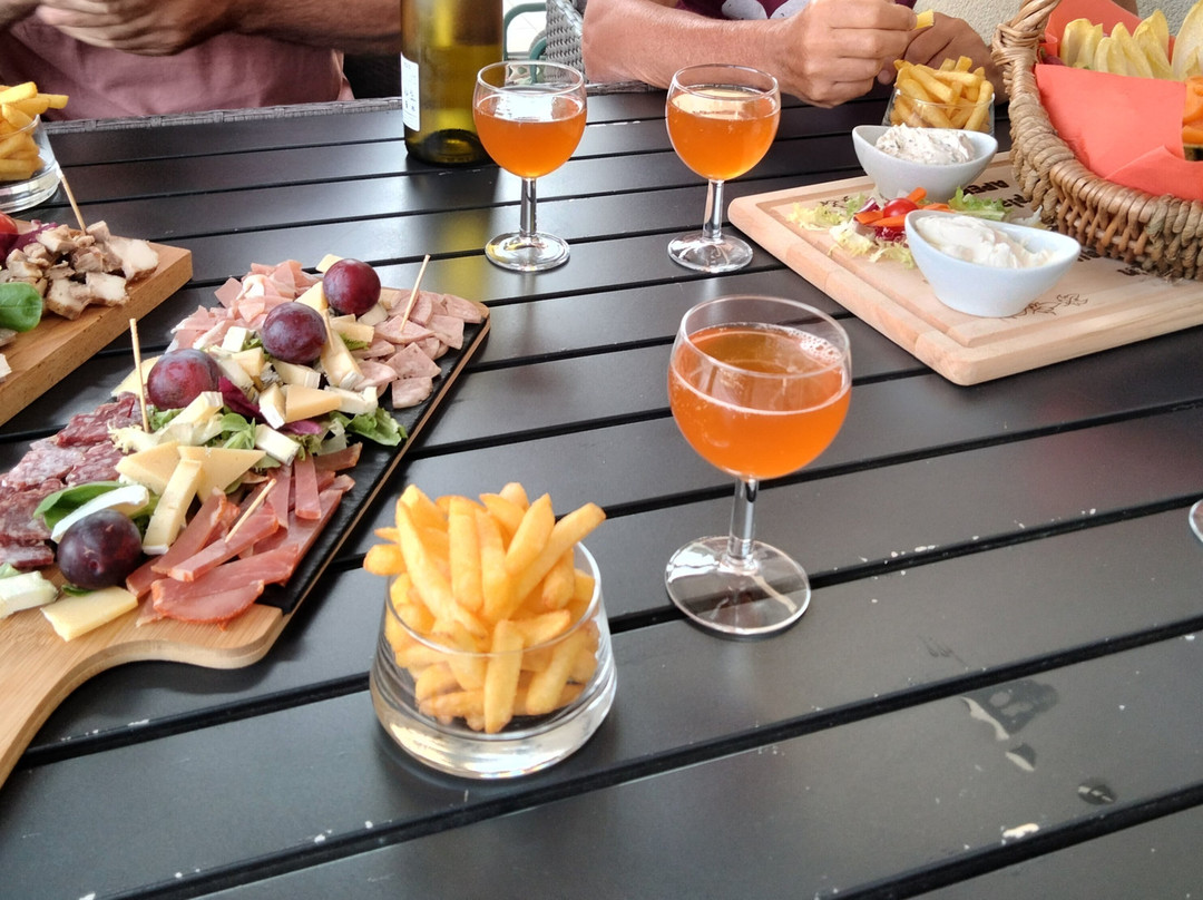 Les Lavandières主图