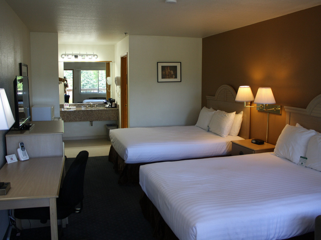 Lewis River Inn主图