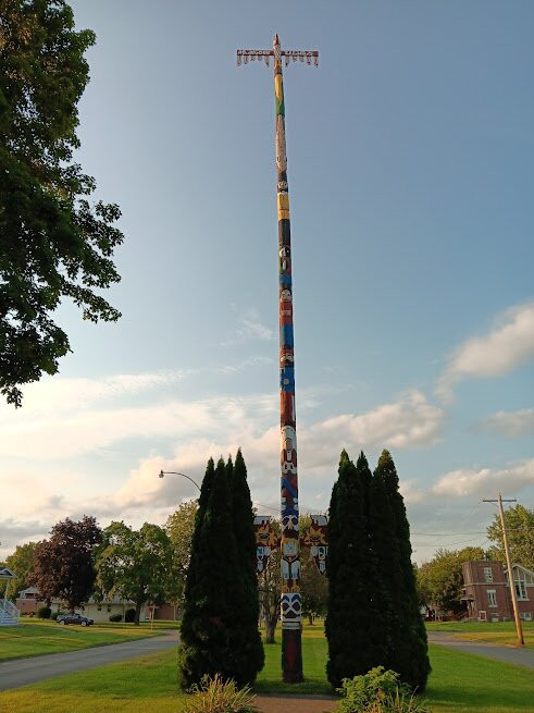 Giant Totem Pole景点图片