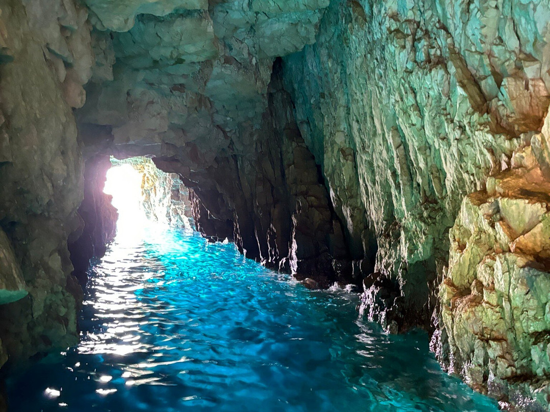 G.k. Boats Paxos-Gaios必去景点