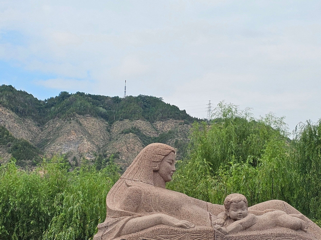 黄河母亲雕塑-兰州市必去景点