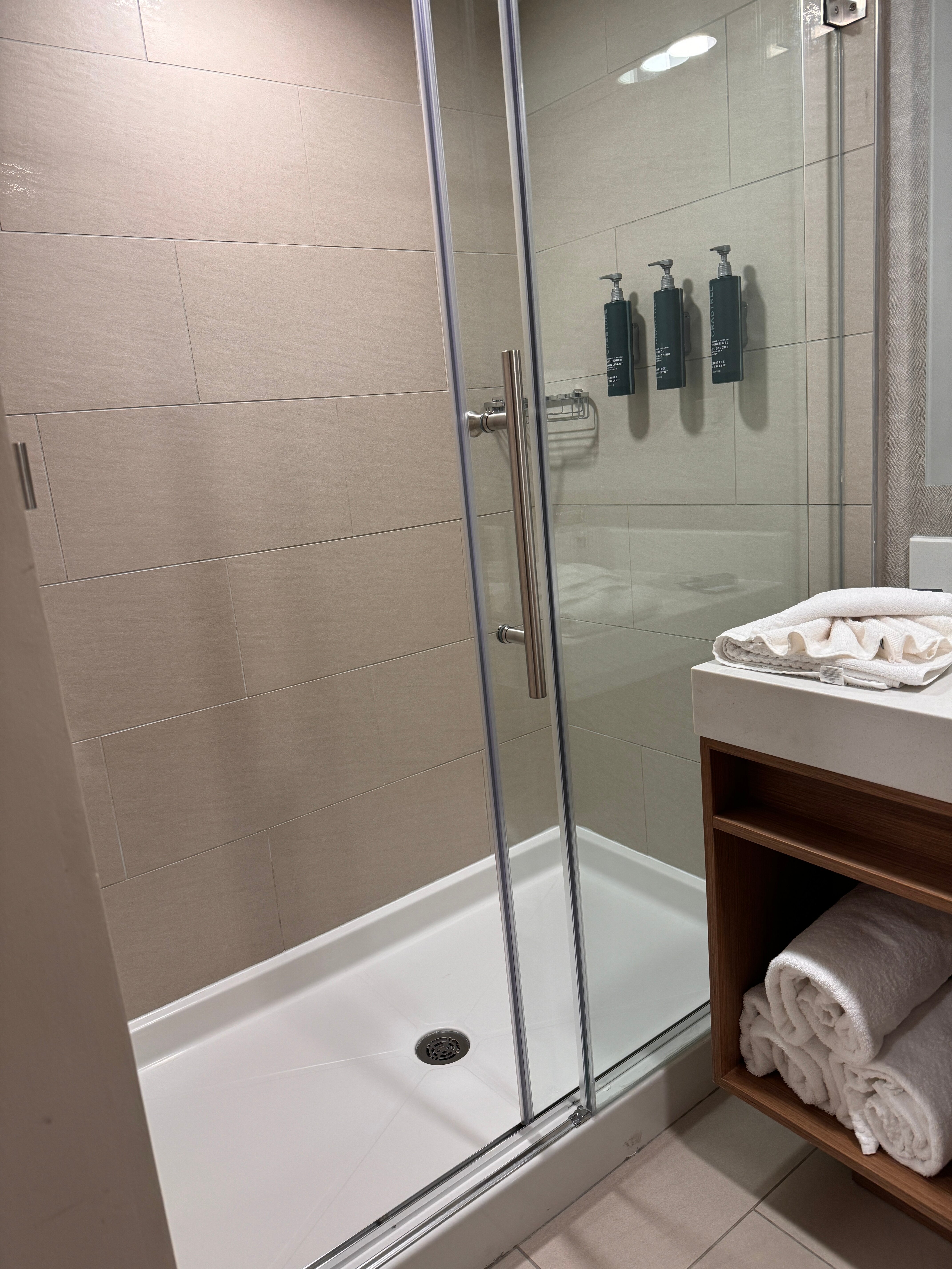 Hilton Garden Inn Arvada Denver, Co-浴室