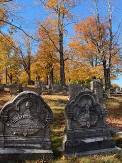 Pine Hill Cemetery景点图片