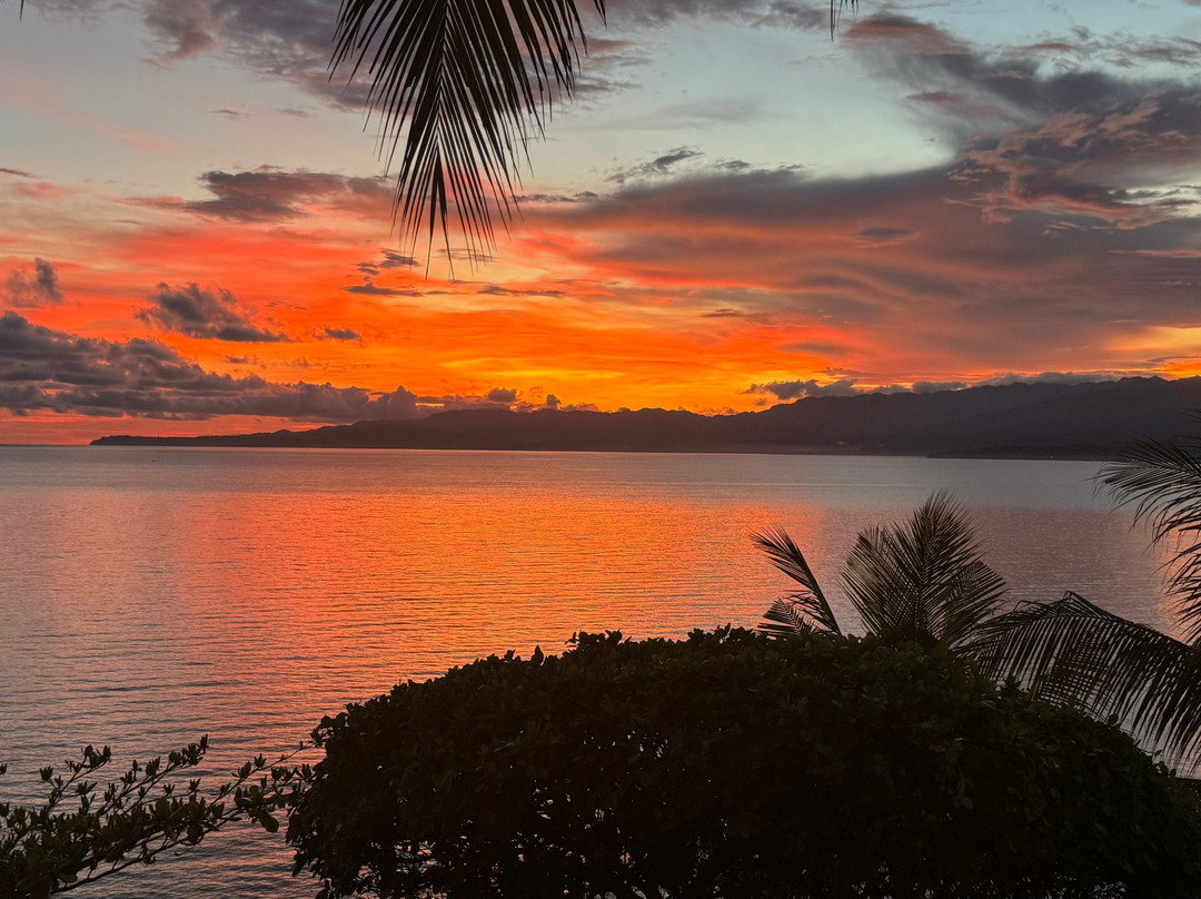 Sunset Dive Resort主图