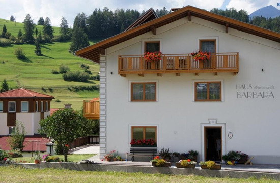 Tschlin酒店住宿-Haus Barbara
