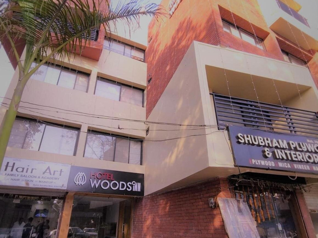 Hotel Woods Inn