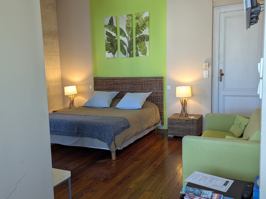 拉浩特蒙田酒店主图