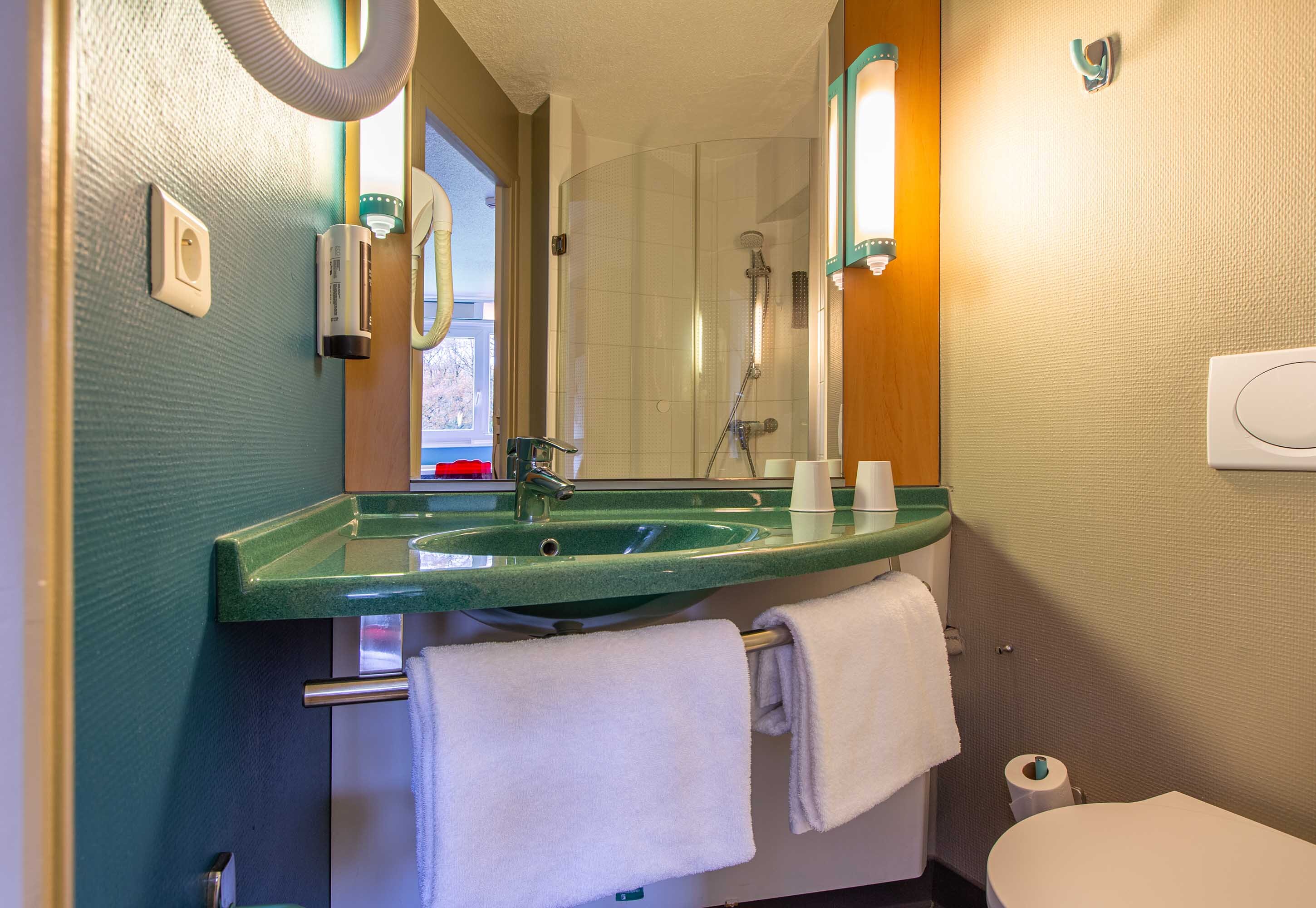 B&b Hotel Orléans Nord Saran-浴室