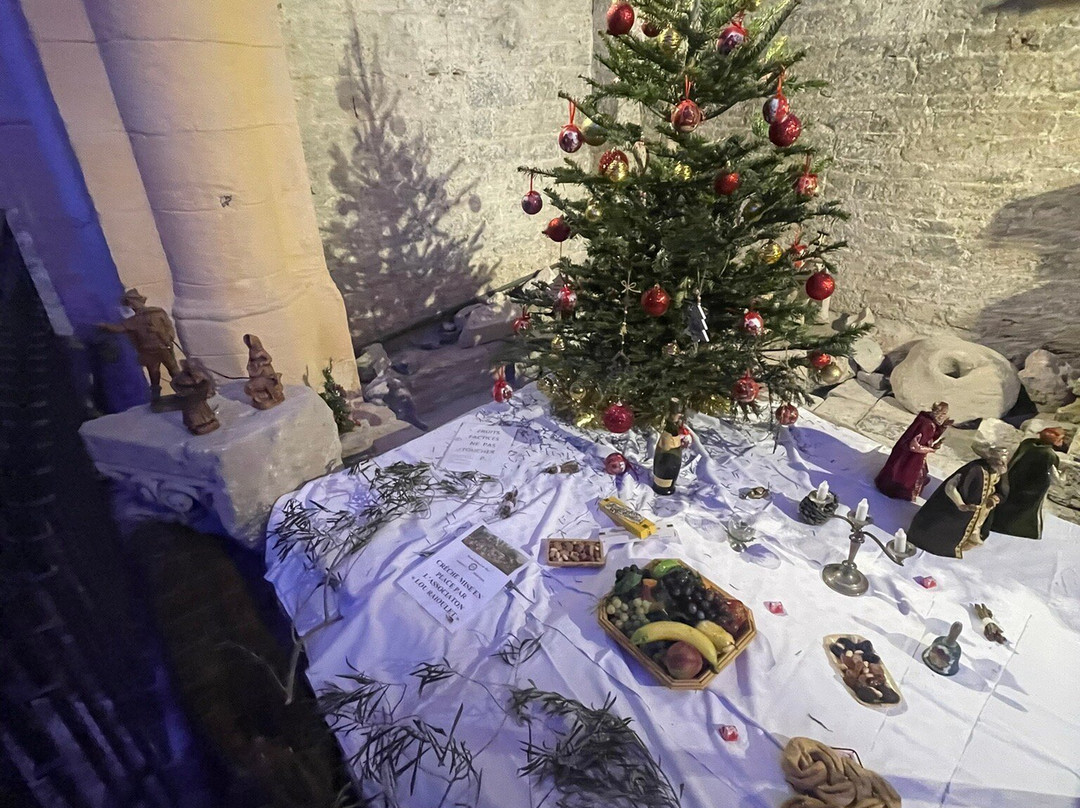 Collegiale Saint Pierre-Six-Fours-les-Plages必去景点