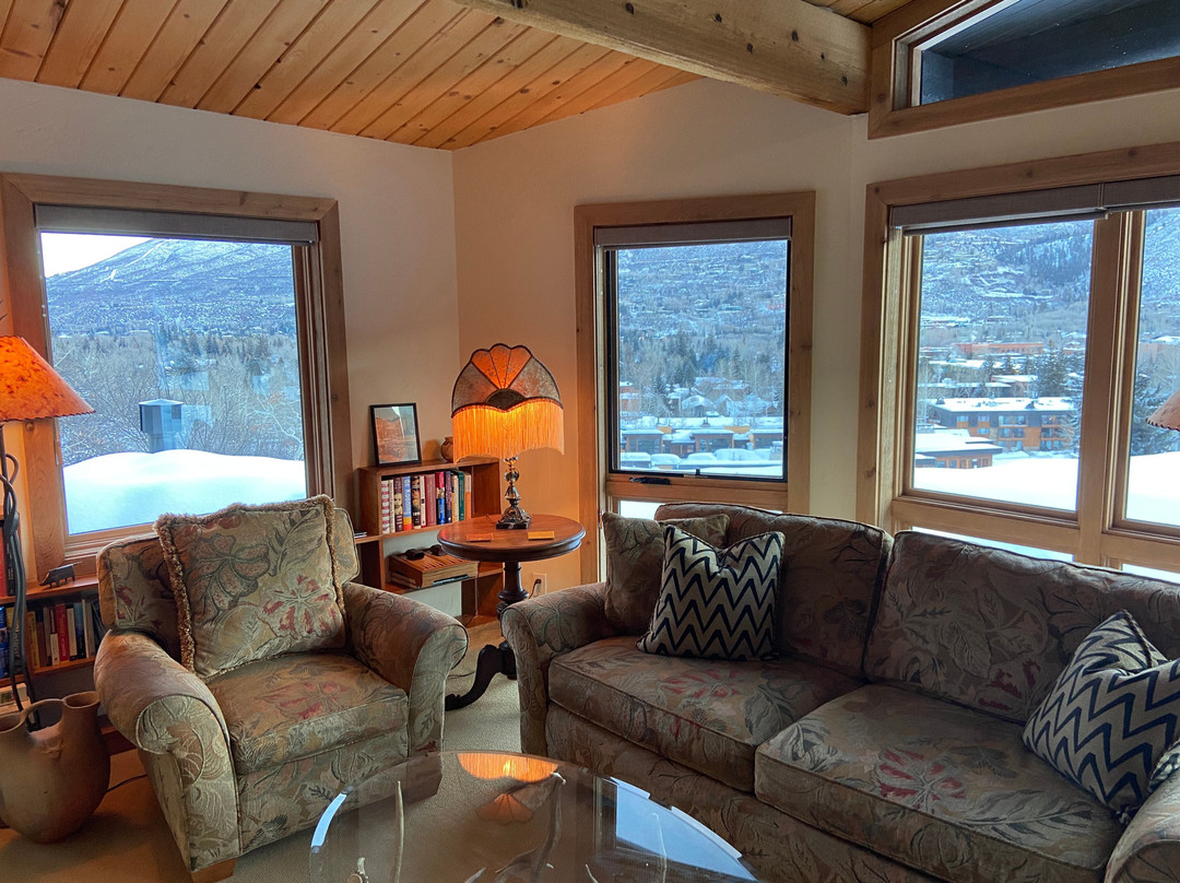 Shadow Mountain Condominiums