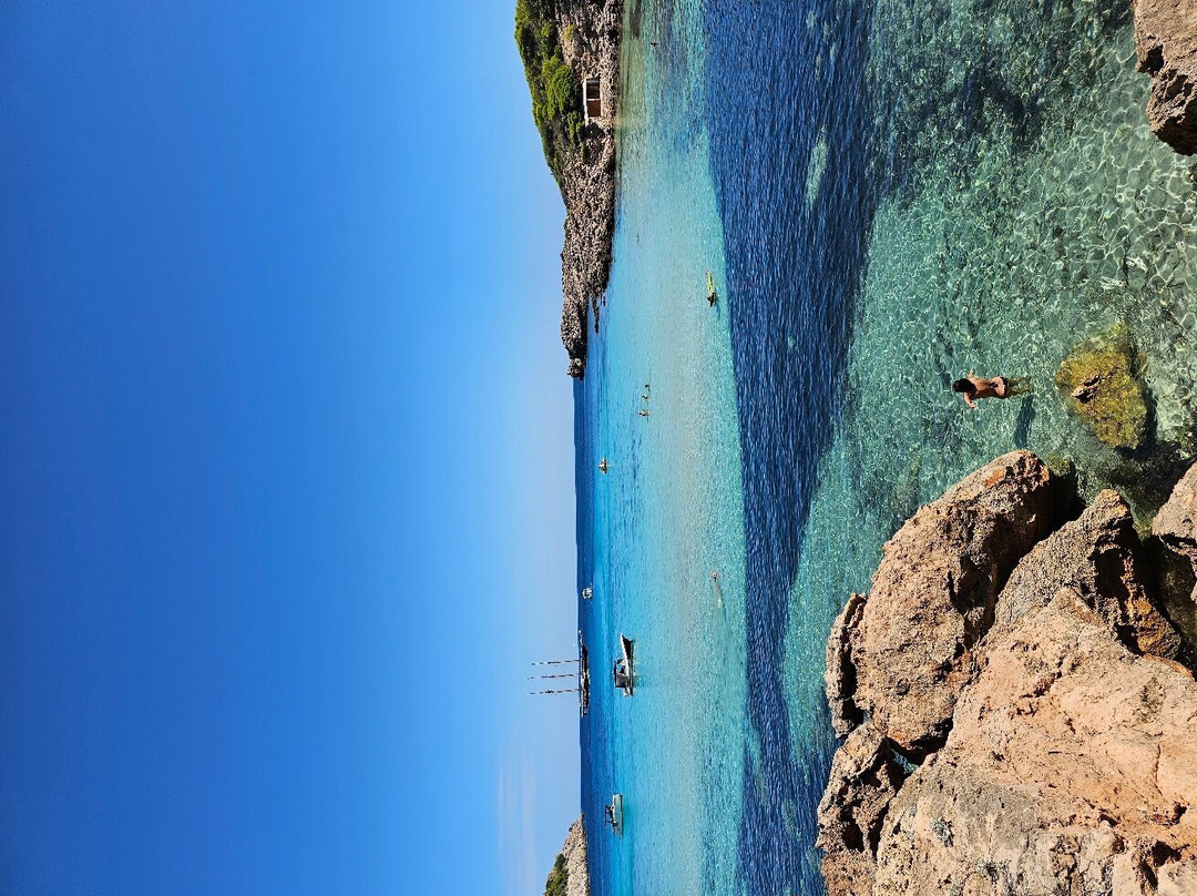 Cala Molto´-卡普德佩拉必去景点