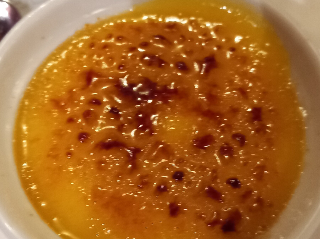 阿德里安娜酒店主图