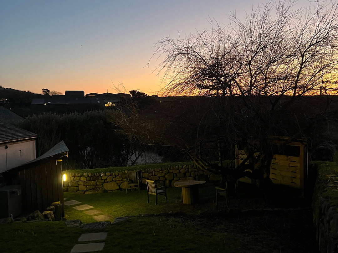 The White House at The Tinners Arms主图