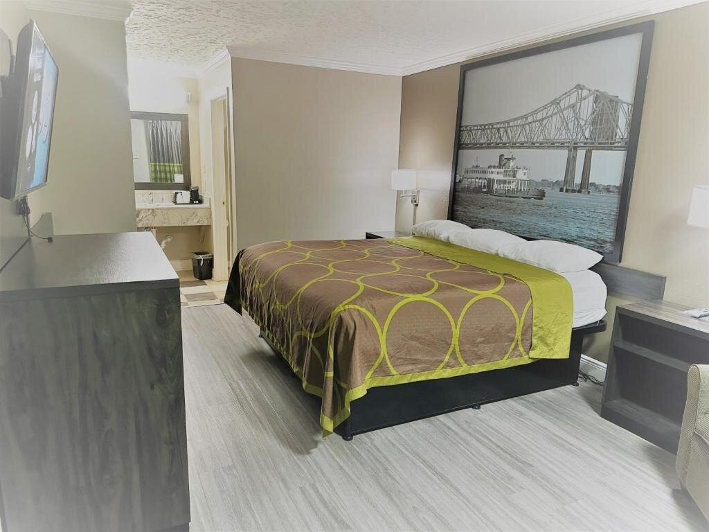 Super 8 by Wyndham Picayune主图