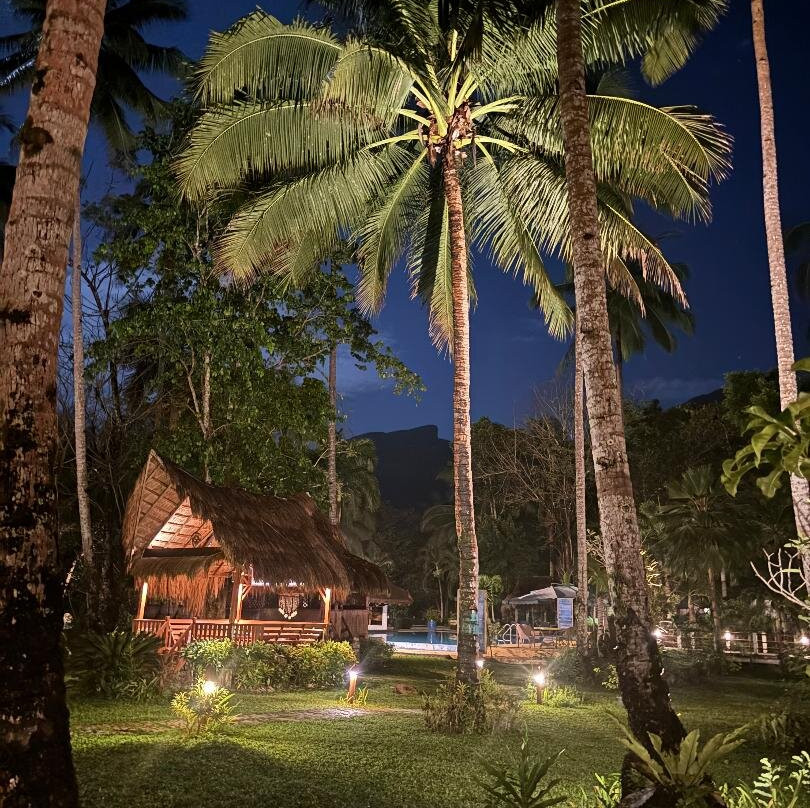 达鲁杨海滩山峰度假村主图