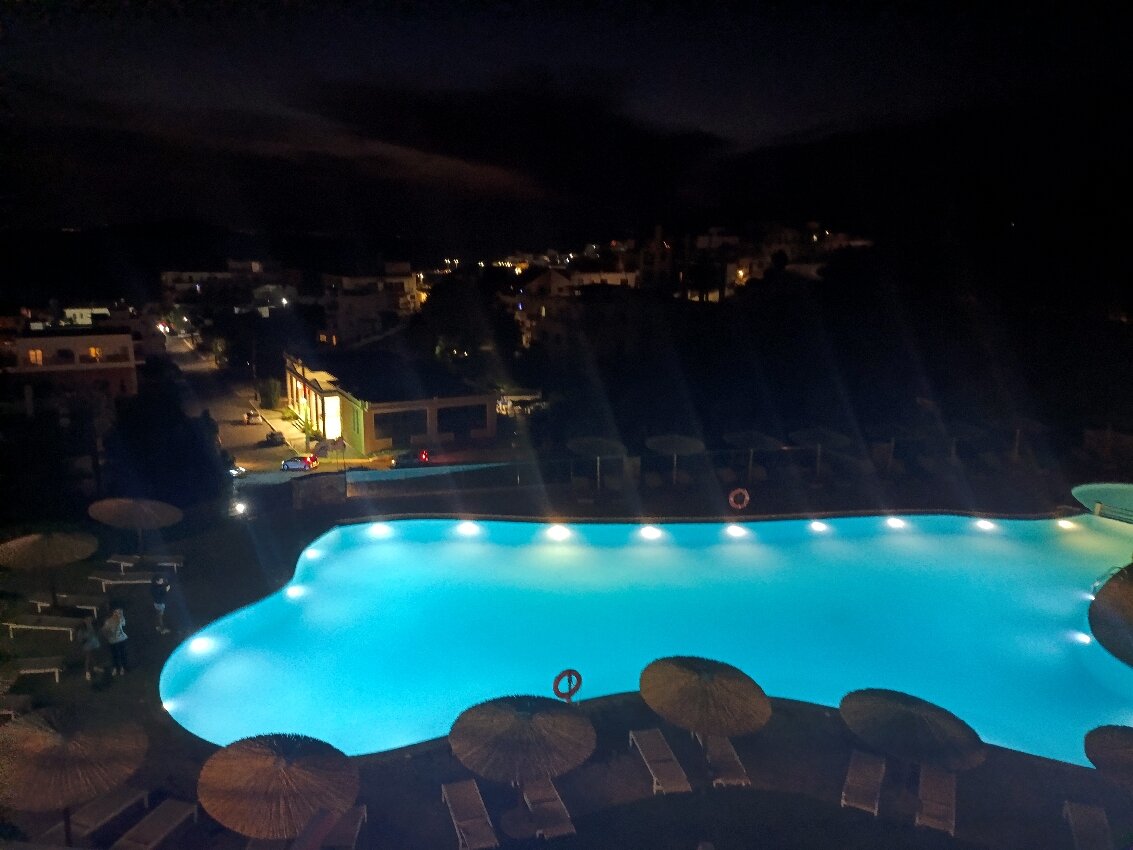 Evia Hotel & Suites-官方