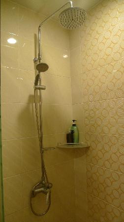 耶菊考套房酒店主图