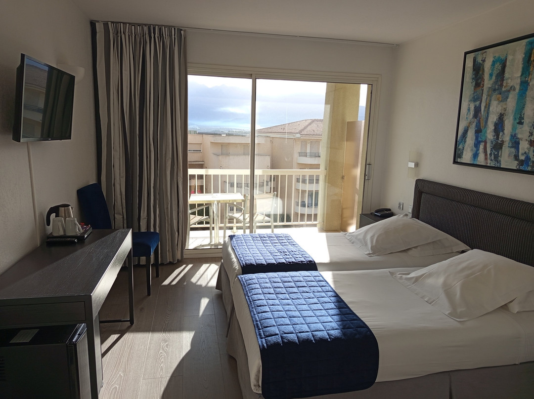 Hotel Mariana主图