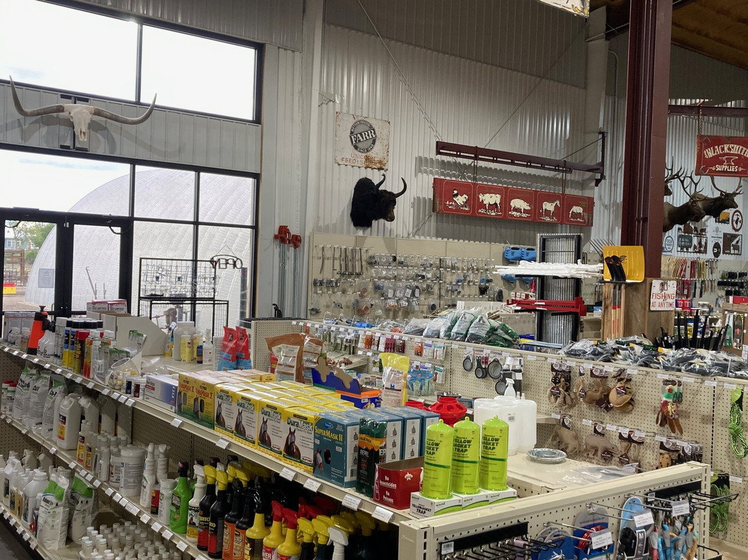 High Plains Cattle Supply & Armory景点图片