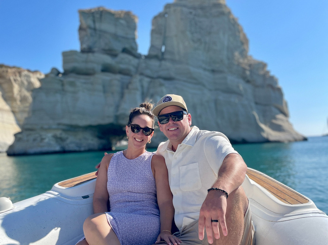 Rent Boat Milos-Adamas必去景点