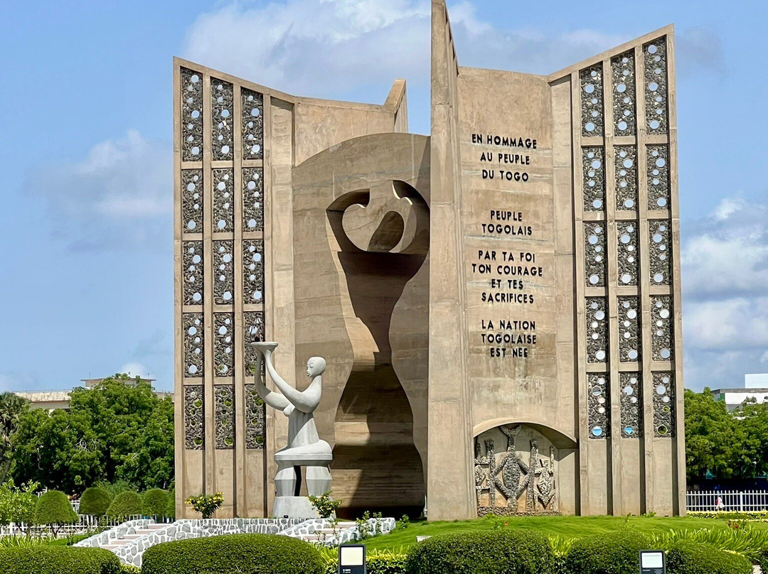 Monument de l'Independance-洛美必去景点