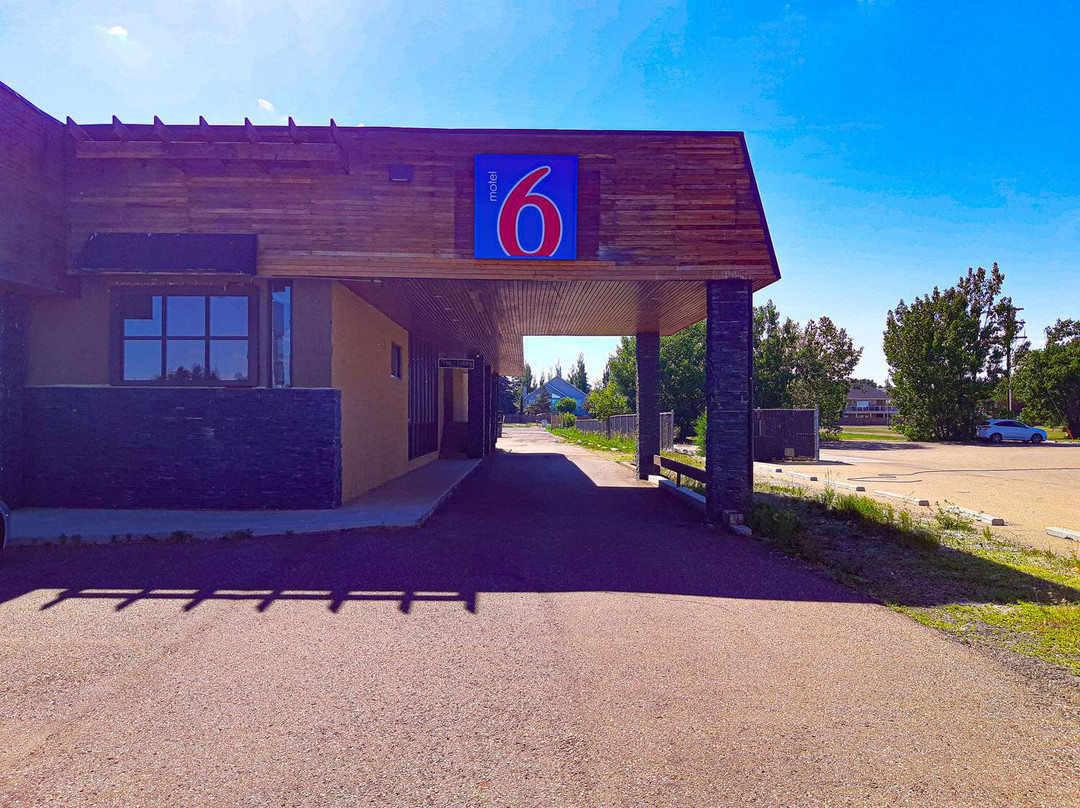 布鲁克斯酒店住宿-Motel 6 Brooks, AB