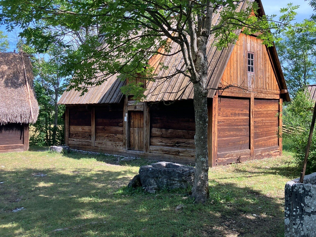 Norrlanda fornstuga-Romakloster必去景点
