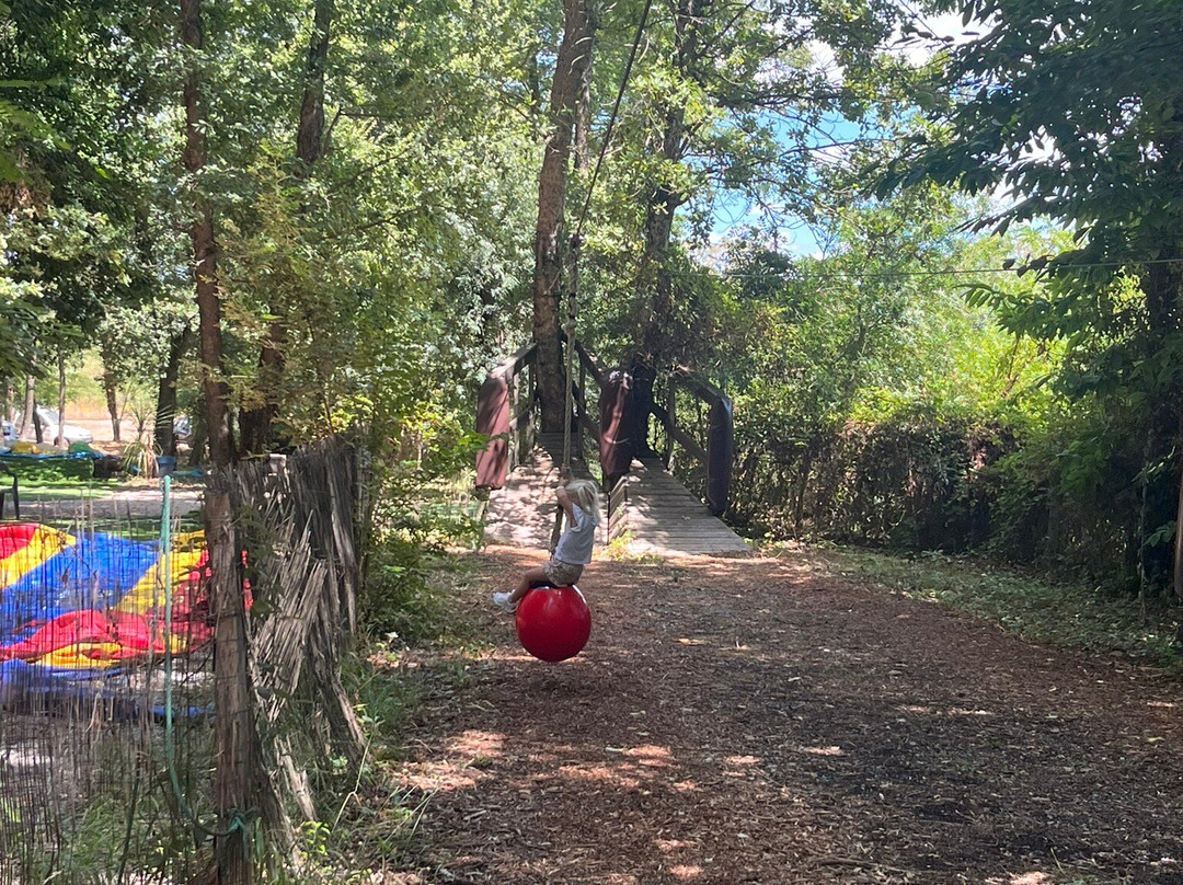 Adventure Camp-Grospierres必去景点