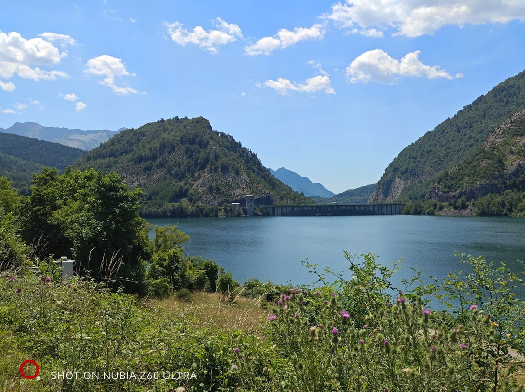 Embalse de Lanuza-韦斯卡省必去景点