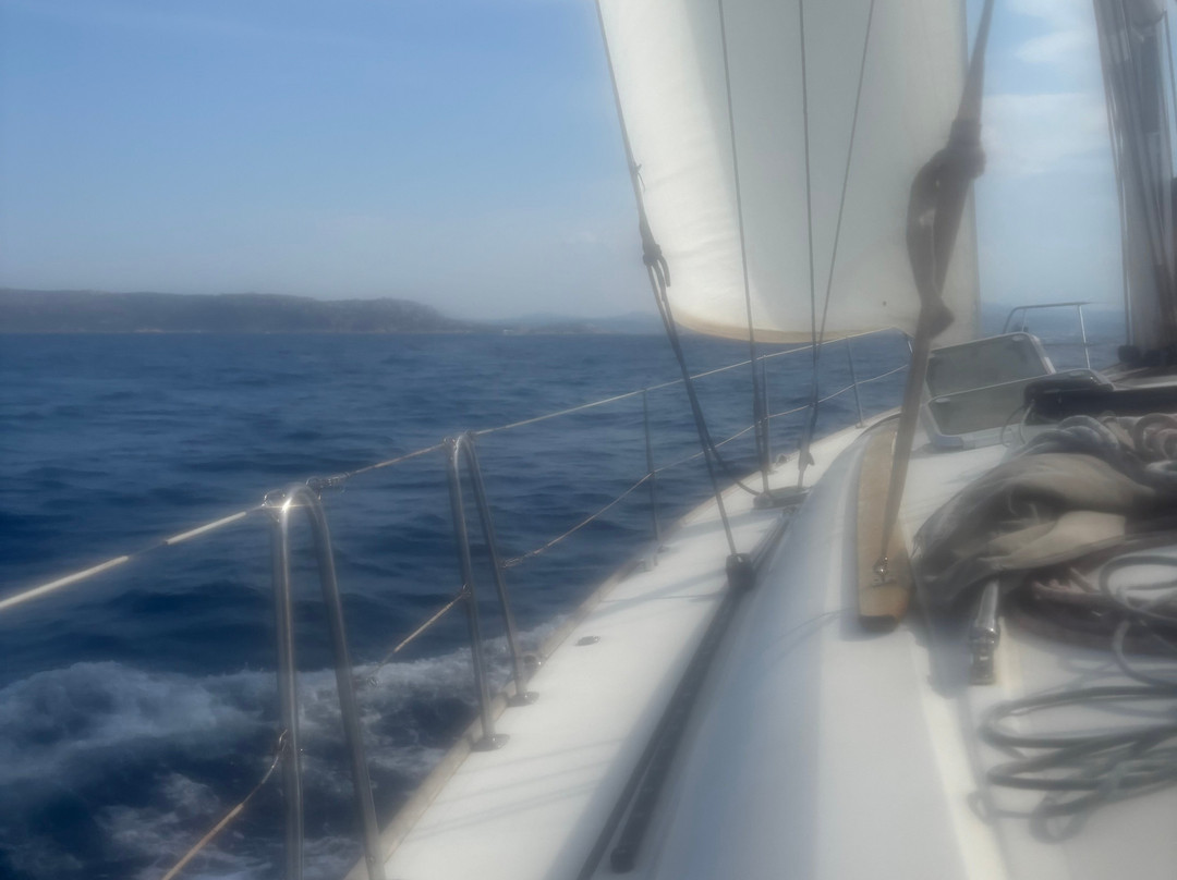 Fil Rouge Sail-拉马达莱娜必去景点