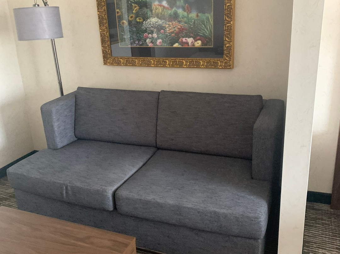 Evergreen Inn And Suites主图