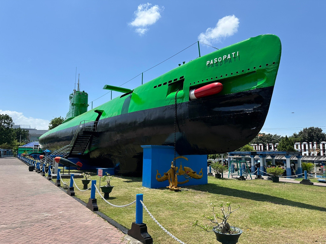 Monkasel (Submarine Monument)-泗水必去景点