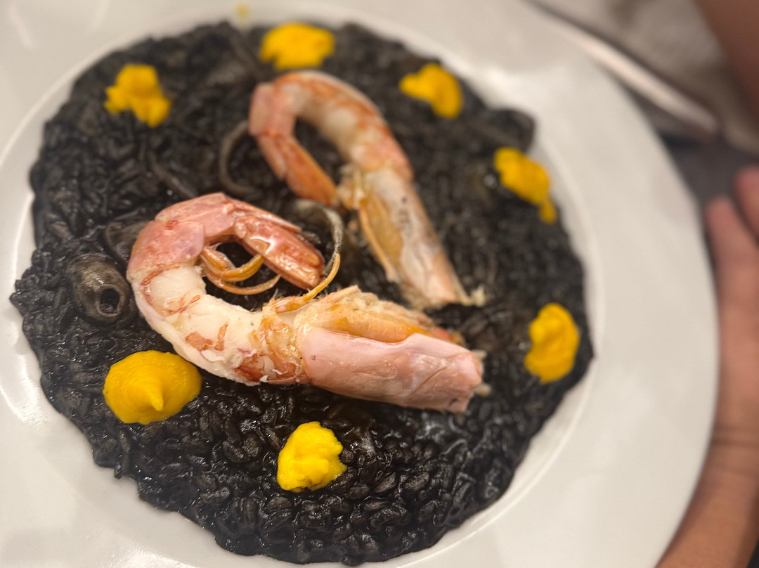 德伊瓦马里纳餐馆和美食-L'Ostaia