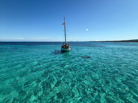 Amaremare Boat-斯廷蒂诺必去景点