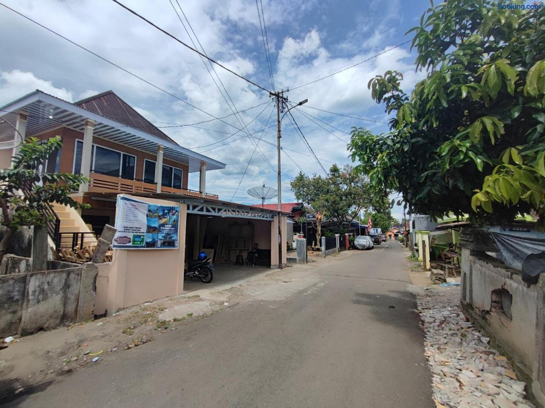 Oyo 92357 Zzip Homestay