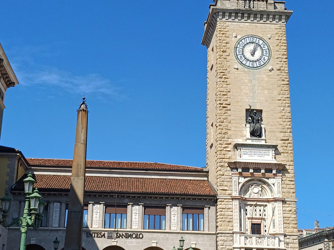 Torre dei Caduti-贝加莫必去景点