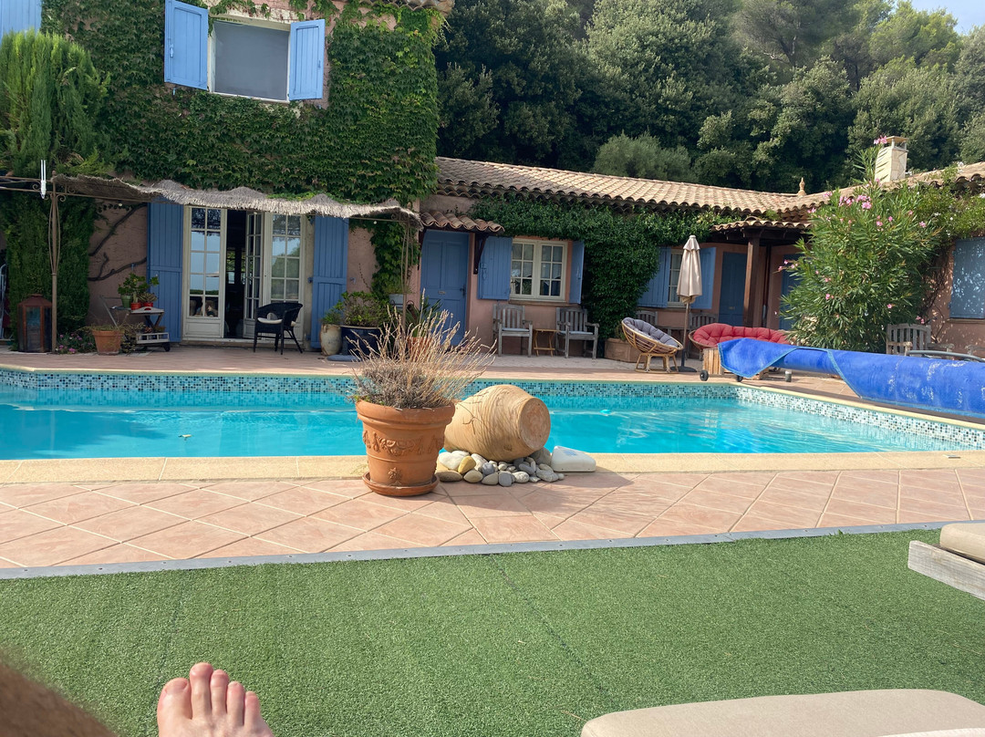 Le Mas des Cigales主图