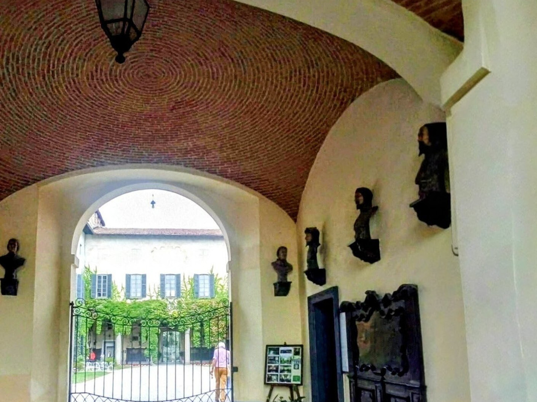 Castello Visconti di San Vito-Somma Lombardo必去景点