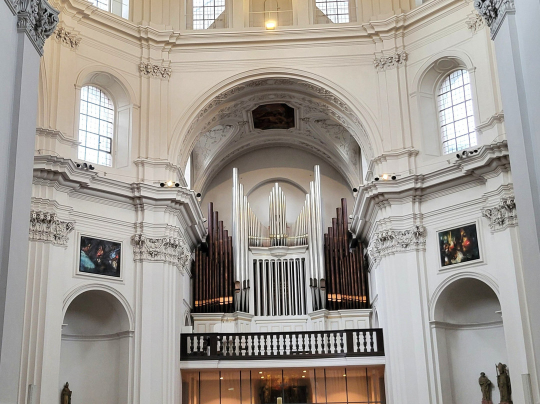 Neumuenster-维尔茨堡必去景点