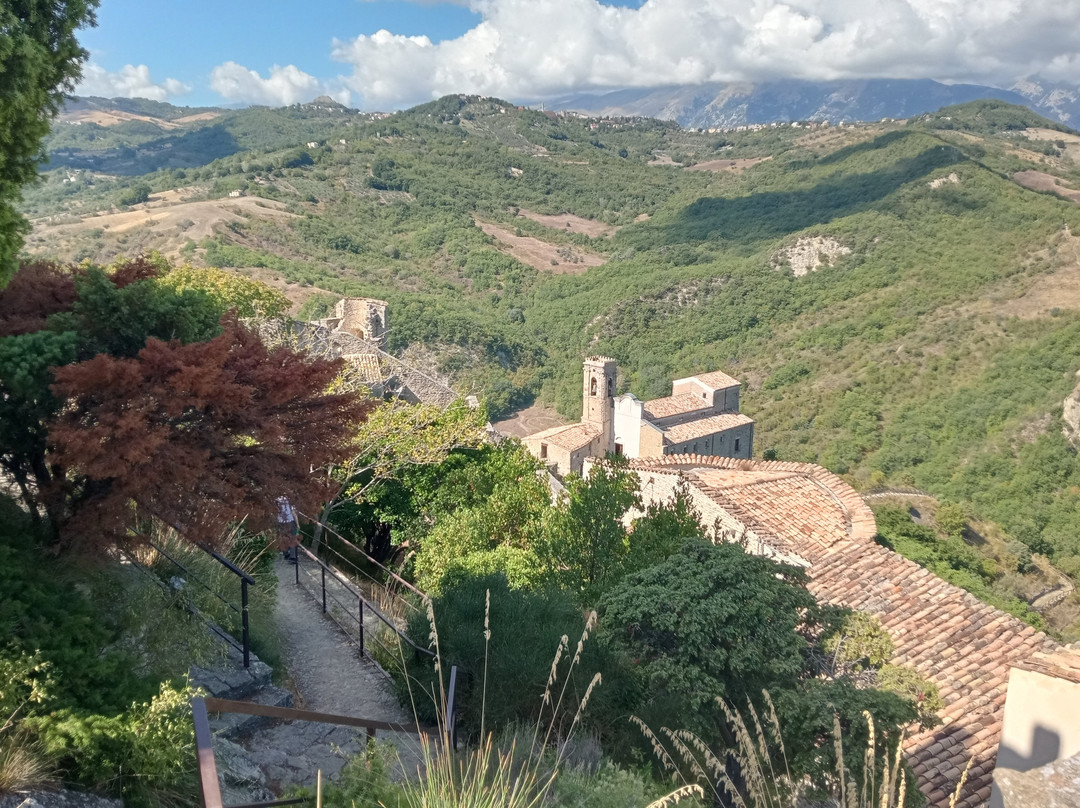 Belvedere Panoramico-Roccascalegna必去景点