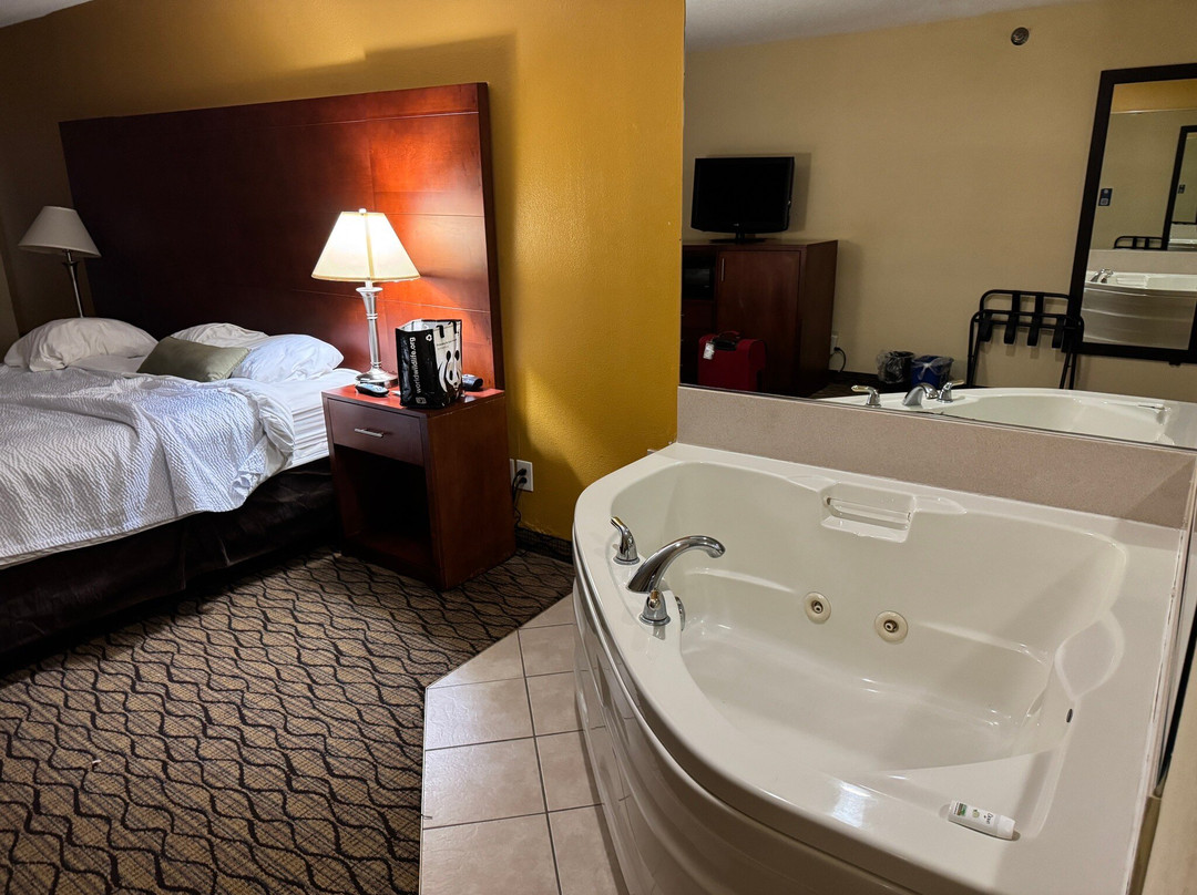 Baymont by Wyndham Mishawaka South Bend Area主图