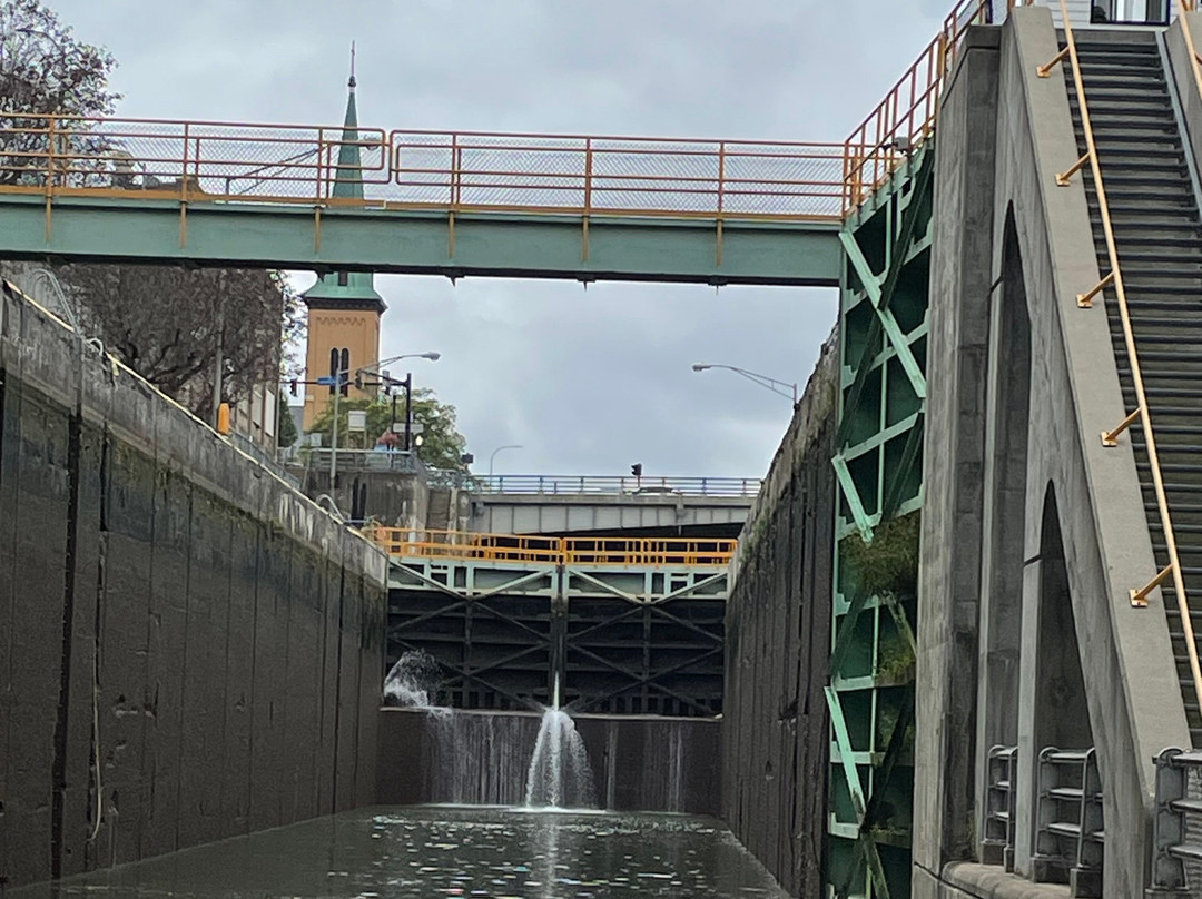 Lockport Locks & Erie Canal Cruises-Lockport必去景点