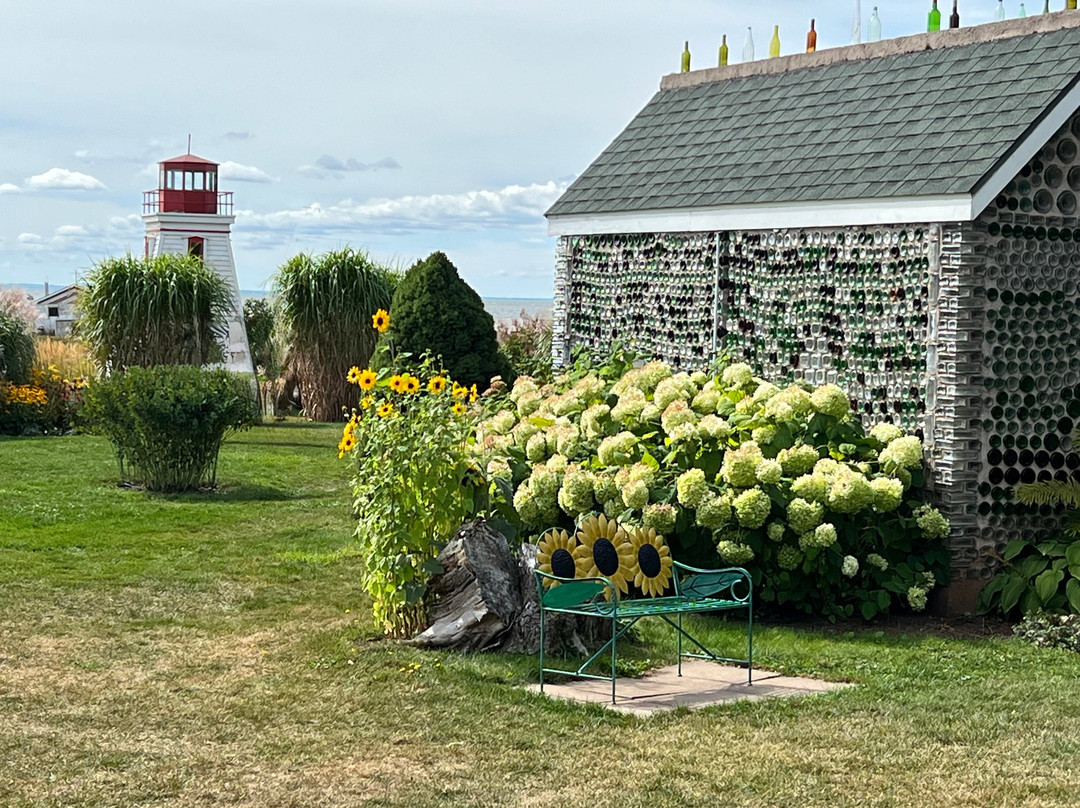 The Bottle Houses-Cape Egmont必去景点