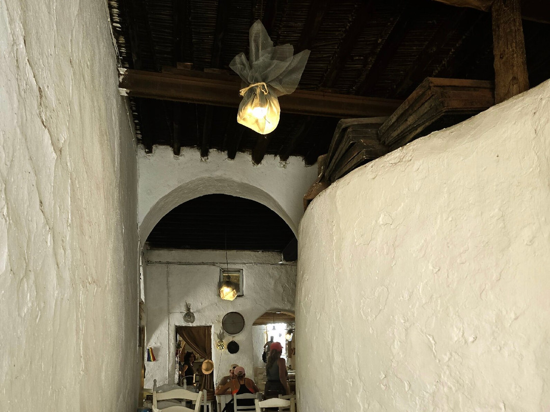 Gioras Wood Medieval Mykonian Bakery-米克诺斯镇必去景点