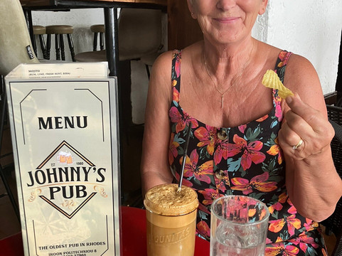 Johnny's Pub-罗德城必去景点