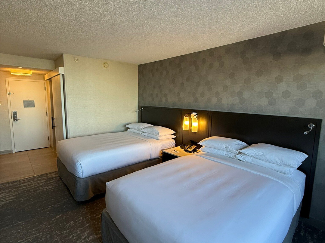 纽约拉瓜迪亚机场万豪酒店主图