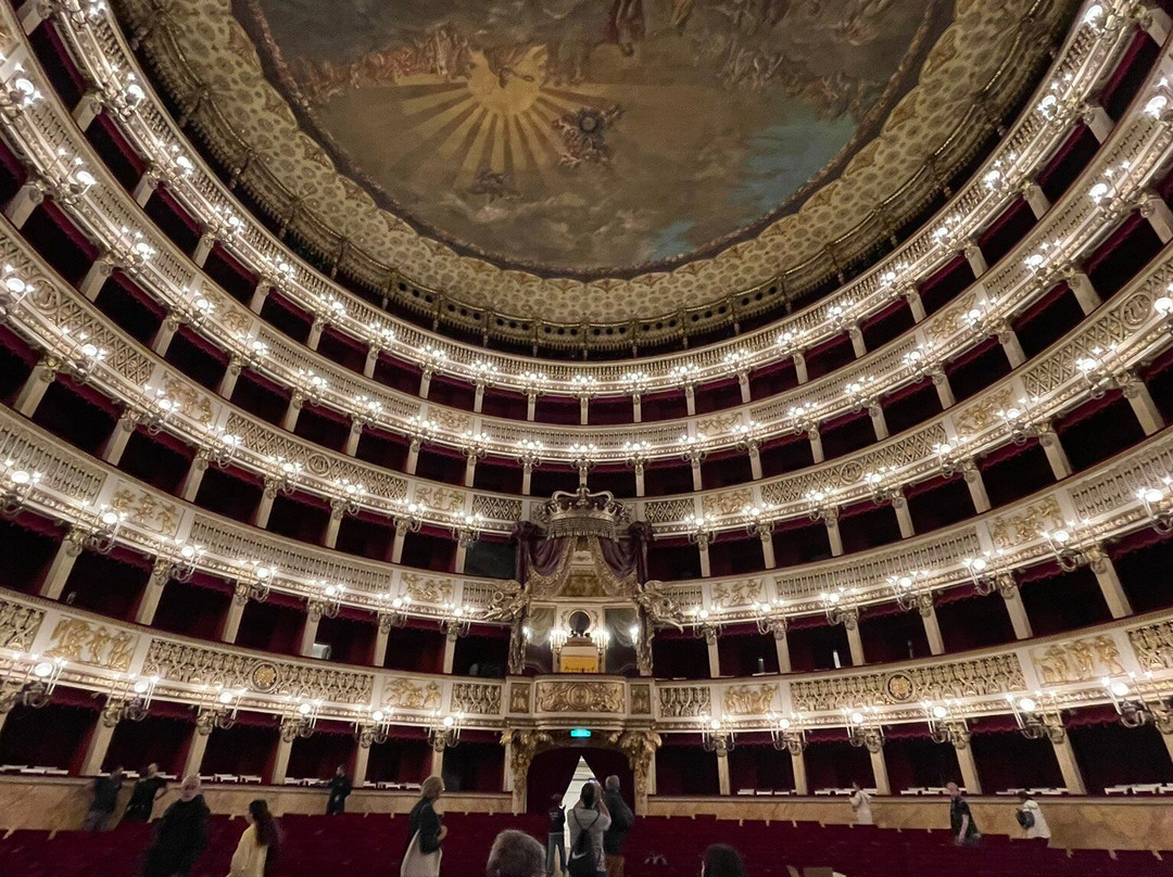 圣卡罗大剧院-那不勒斯必去景点